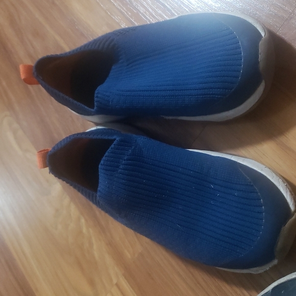 Shoes - Picture 3 of 8